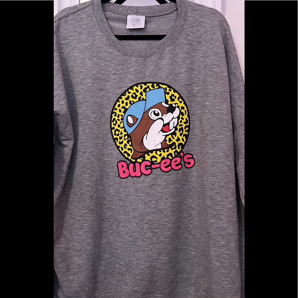 Buc-ee’s sweatshirt
